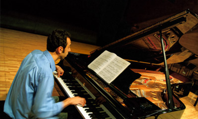 Rubén Yessayan, pianista